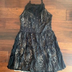 Francesca’s lace mini dress (L)